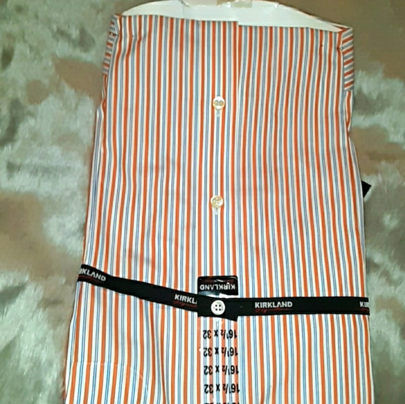 Kirkland Signature Shirt - Picture 2 of 5
